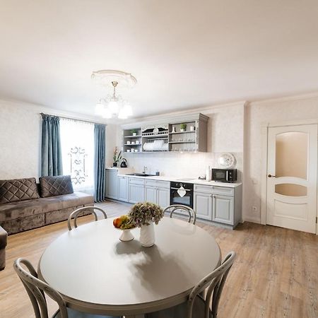 Lux Apartment On Duhnovicha Street .Free Parking. Uzhhorod Εξωτερικό φωτογραφία