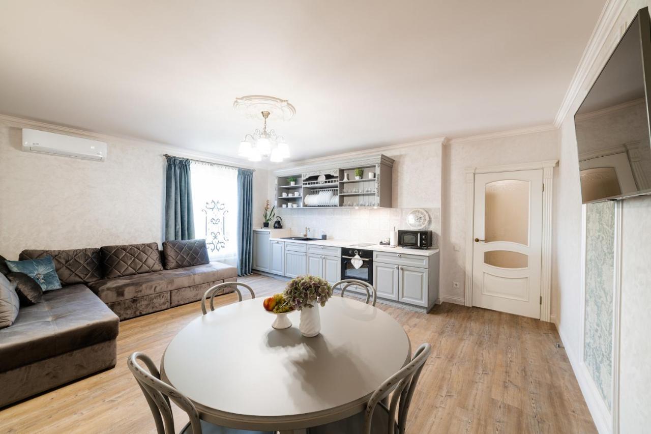 Lux Apartment On Duhnovicha Street .Free Parking. Uzhhorod Εξωτερικό φωτογραφία