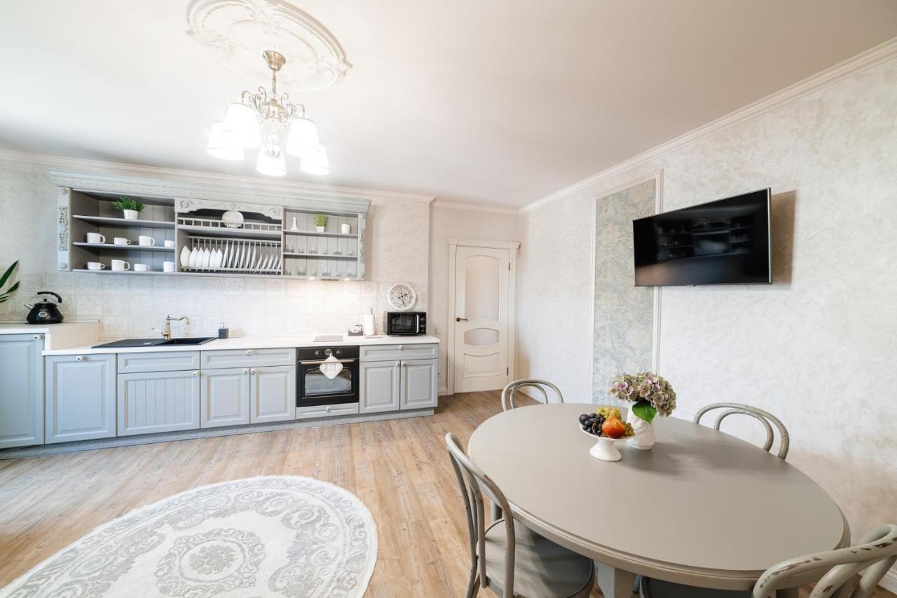 Lux Apartment On Duhnovicha Street .Free Parking. Uzhhorod Εξωτερικό φωτογραφία