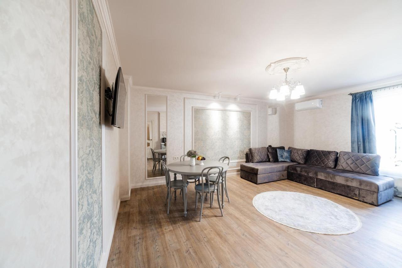 Lux Apartment On Duhnovicha Street .Free Parking. Uzhhorod Εξωτερικό φωτογραφία