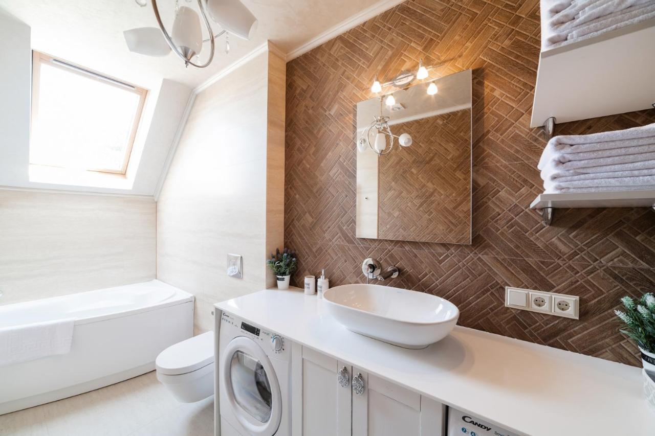 Lux Apartment On Duhnovicha Street .Free Parking. Uzhhorod Εξωτερικό φωτογραφία